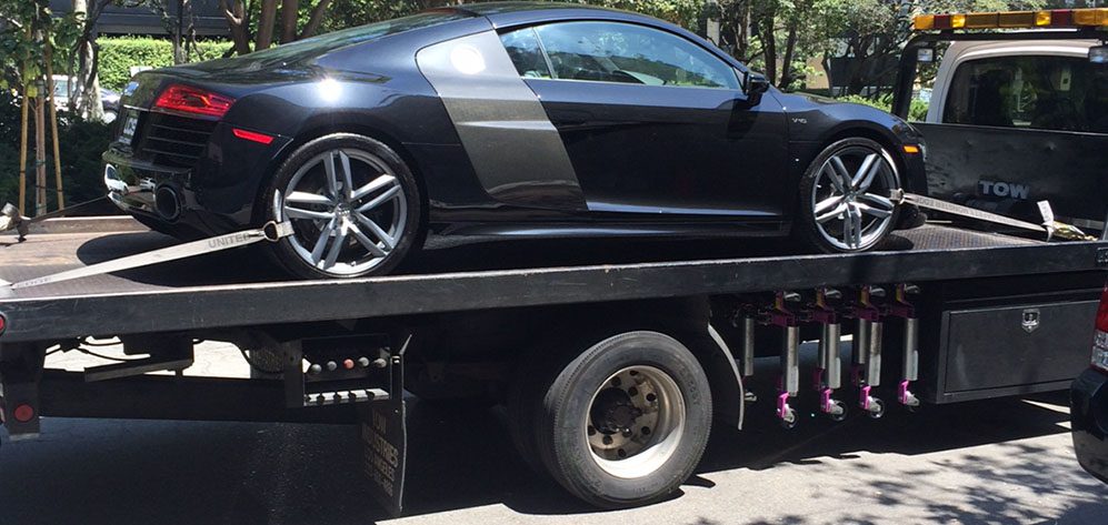 Affordable towing services in Encino